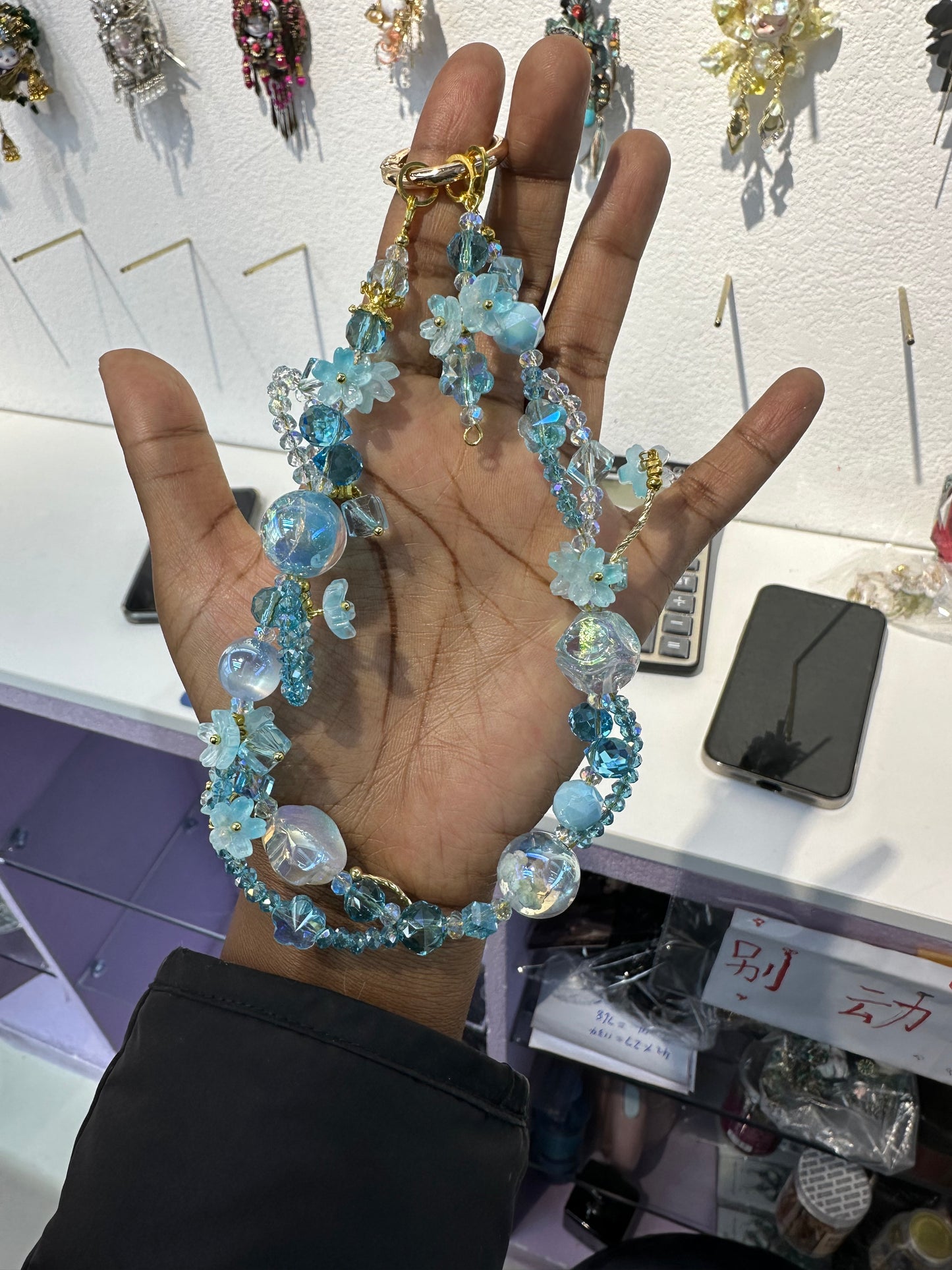 LIVESTREAM SHOP - KEY/PHONE CHAIN